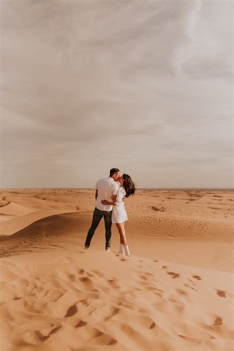 glamis sand dunes engagement session sand dunes photoshoot desert photoshoot glamis