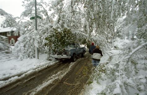 Photos Record Breaking Snowstorm Hits Omaha In October 1997