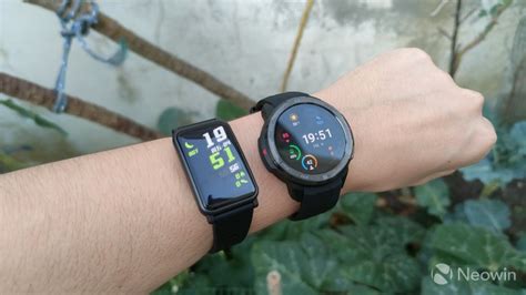 Even with the outdoor gps mode on, it's still good for up to 100 hours3. Honor Watch ES and GS Pro unboxing and first impressions ...