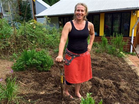 Barefoot Gardening On A Sunday Afternoon Replenishing A No Dig Garden