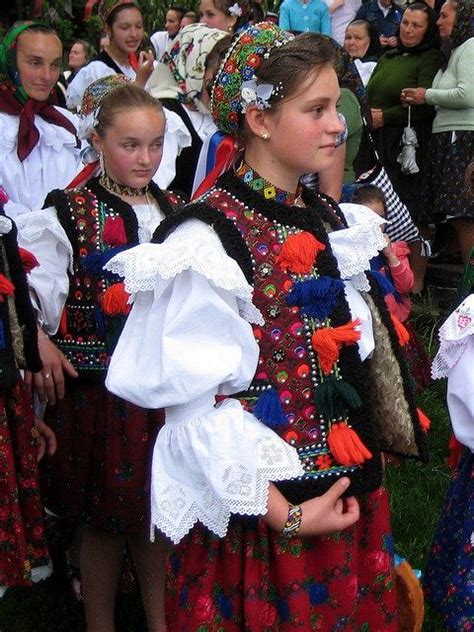 Traditional Dress Of Romania So Captivating And Graceful Traditional