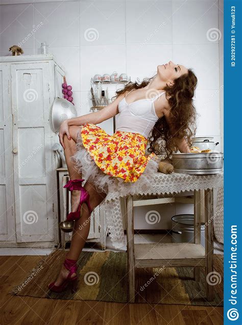 Crazy Real Woman Housewife On Kitchen Eating Perfoming Bizare Girl Stock Image Image Of