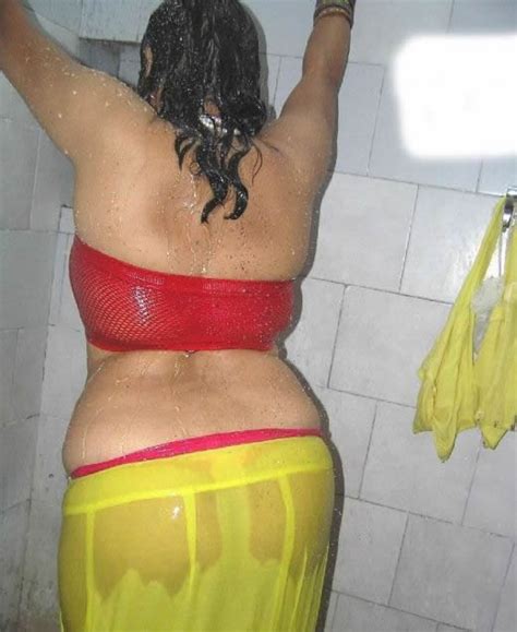 Kerala Desi Homely Hot Aunty Saree Pose Gallery Photos Sexiezpix Web Porn