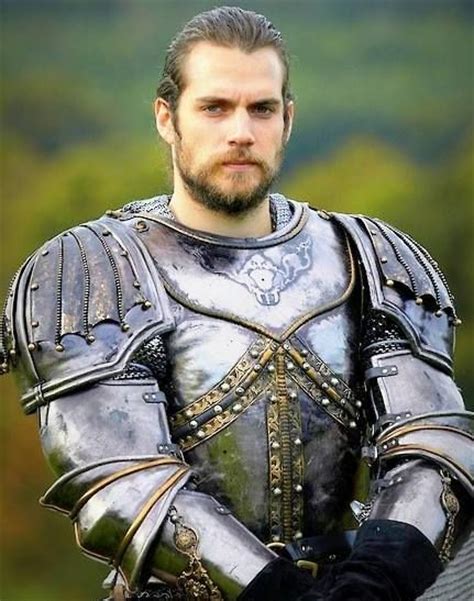 Those luscious curls of his scream fo be pulled. Via Henry Cavill Latinfans ... Oh! this sweet knight ...