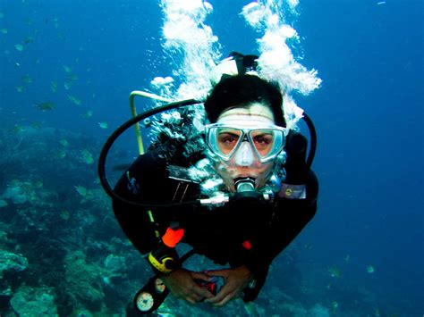 Commercial Diving Vs Scuba Diving Divers Institute Of Technology