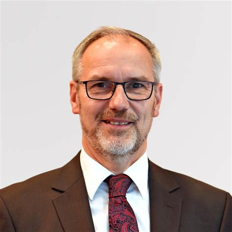Die sparda banken sind nach wie vor mit einem filialnetz in der fläche vertreten. Klaus Baldeau - HR Berater, Prokurist - Sparda-Bank West ...