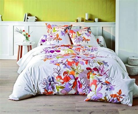 We would like to show you a description here but the site won't allow us. Housse De Couette Christian Lacroix Jardin Tropical ...