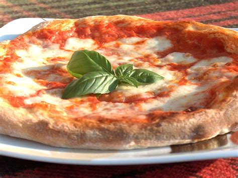 Pizza Margherita History And Recipe Italy Magazine