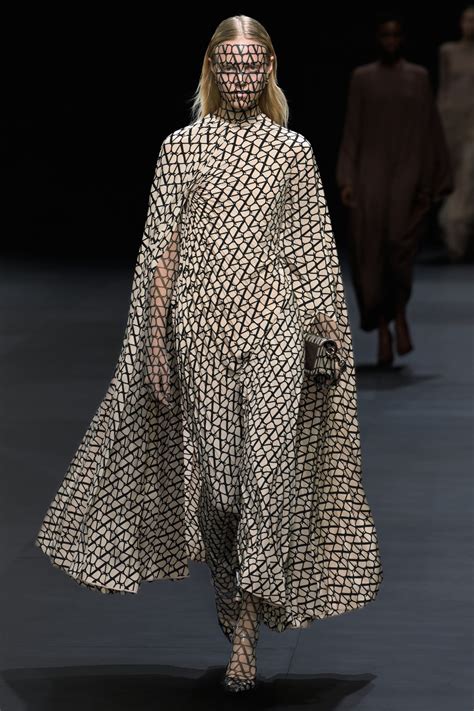 Valentino News Collections Fashion Shows Fashion Week Reviews And More Vogue