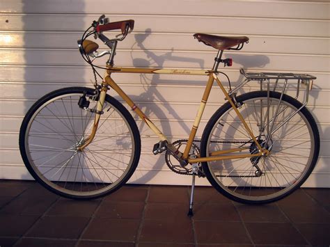 RECICLONE Antique bicycles restoration Restauración de bicicletas