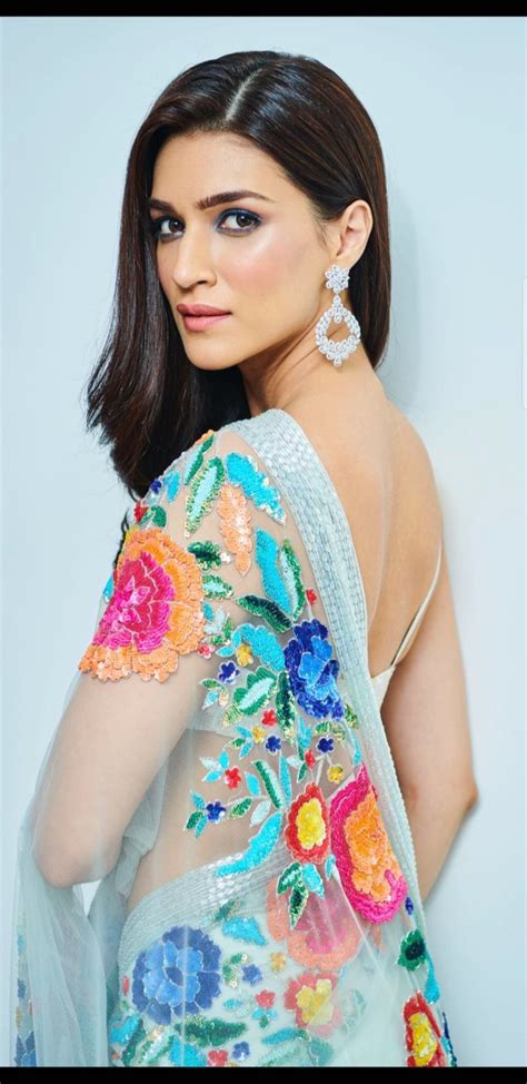 Kriti Sanon Bollywood Girls Bollywood Celebrities Bollywood Fashion