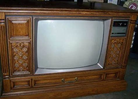 Late 80s Tv Set Old Tv Collection Yoan Kania