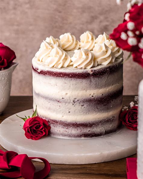 Hướng dẫn how to decorate a red velvet cake Với những chiếc bánh đỏ mịn
