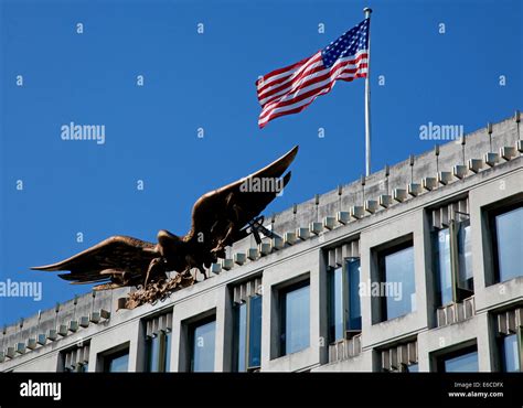 American Embassy London Eagle Hi Res Stock Photography And Images Alamy