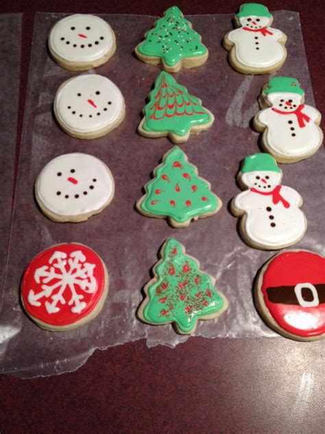Christmas sugar cookies with royal icing | Creative cookies, Cookie