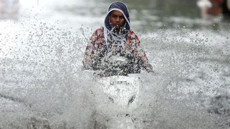 Parts Of Kashmir Witness Drop In Temperature After Continuous Rains