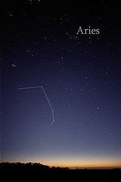 Because orion is such a familiar constellation to astronomers, be they professionals or amateurs, it just looks weird right now with betelgeuse, which is normally a really bright red star, being noticeably fainter than. Aries (constelación) - Wikipedia, la enciclopedia libre ...