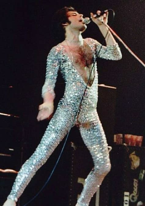 Freddie Mercury At Inglewood Usa 22th December 1877 Queen Freddie Mercury Freddie Mercury