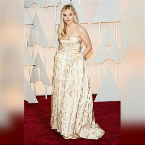 Chloé zhao makes history as 1st woman of colour to win best director award. Chloe Moretz | Oscars worst dressed, Nice dresses, Red ...