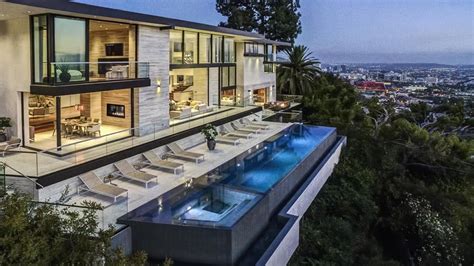 This New House In The Hollywood Hills Has Dramatic Views