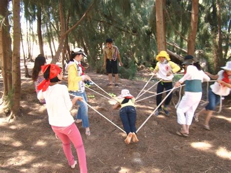 Outdoor Teamwork Games Lets Have Lunch Outdoor Teamwork Games Teamwork Games Team Building