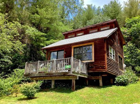 5 reviews of mountainside cabins my friends and i found this cabin on the suggestion of some folks in asheville. 12 Hot Springs Cabins in North Carolina - Cabin Critic