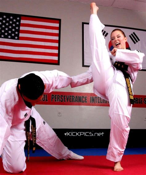 Pin By Jhon Mason On Sexy Girls Fitness And Martial Arts Girls Martial Arts Women Martial Arts