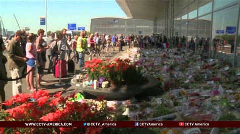 Others on board came from countries including indonesia, the uk, belgium. Bodies of MH17 victims returned home - YouTube