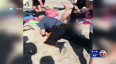 Police Officer Punches Woman In New Jersey Beach Arrest Video Wsvn 7news Miami News Weather