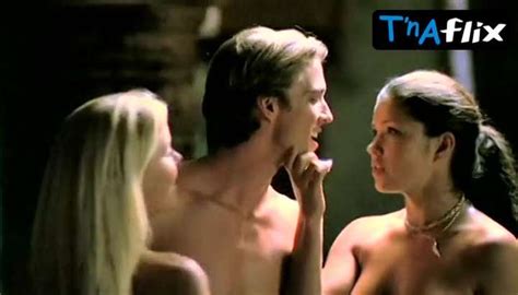 Sarah Laine Breasts Body Double Scene In Wild Things Diamonds In The
