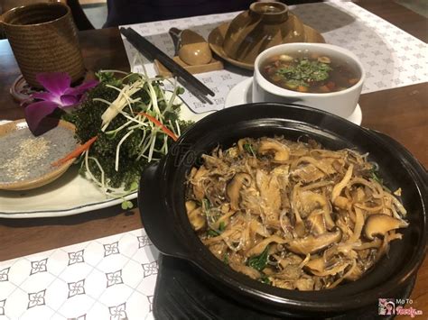 Thời điểm xảy cháy, bên trong căn nhà đang có nhiều người. Nhà Hàng Chay Giác Ngộ ở Quận 5, TP. HCM | Foody.vn