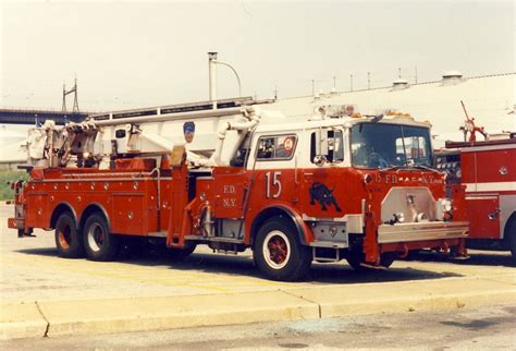 Fdny Tower Ladder 15 May 1993 Fdny Fire Apparatus House Fire Fire