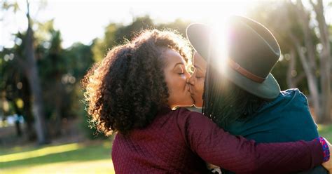 9 Kissing Myths To Keep Out Of Your Head Next Time You Smooch