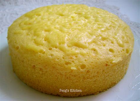 A lovely rich caked stogged full of lovely bits of apple and the wonderful tang of cheddar cheese. Peng's Kitchen: Steamed Cheddar Cheese Cake