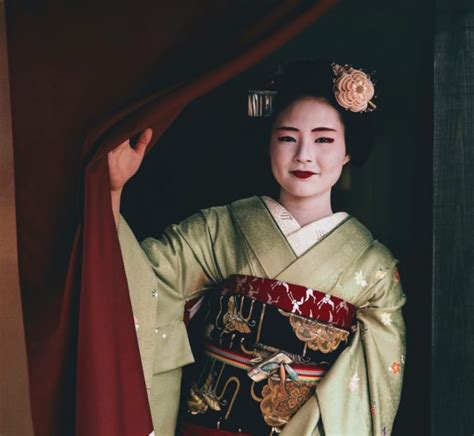 Geiko Facts History And Tradition Tea Ceremony Japan Experiences Maikoya