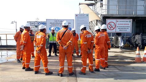 First and foremost small talk is an act of politeness. Toolbox Meeting - PT. SIAM MASPION TERMINAL