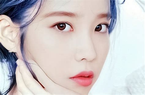 Pin By Yoo Young On 이지은 Iu Blue Hair Hair Color New Hair