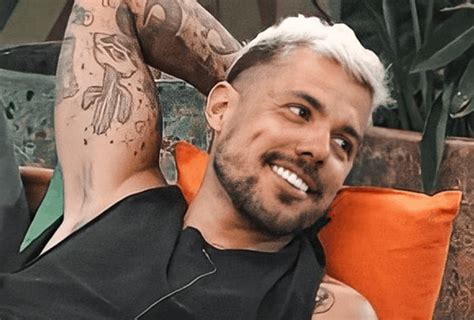 Recorded in many forms including the french rive, rives, larive, delarive, rivelon, the italian riva, rivani, rivano, the catalonion ribe, ribes and riba, the spanish rivero, and the portugese rebeira, da rebeiro, and ribeiro, this is a locational or residential surname. Lipe Ribeiro exibe detalhes do apartamento novo e ...