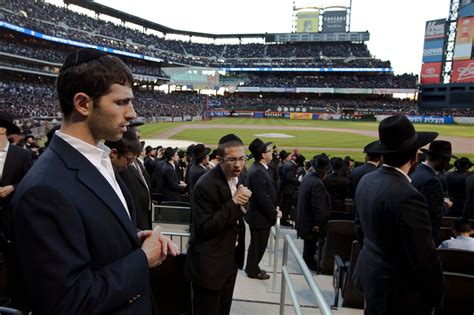 Ultra Orthodox Jews Hold Rally On Internet At Citi Field The New York Times