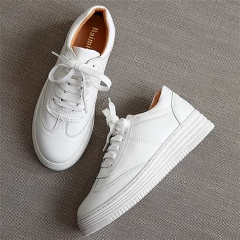 2018 New Womens White Shoes Spring And Autumn Soft And Comfortable