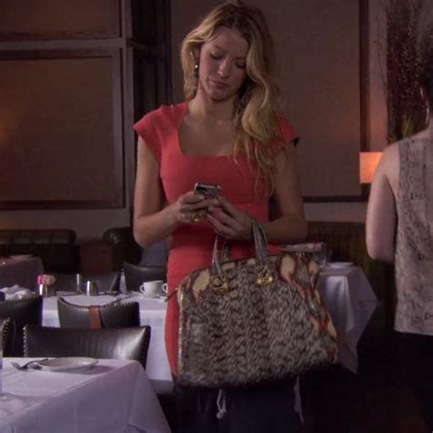 Blake Livelys Disastrous Wardrobe Malfunction Spotted On Gossip Girl The Courier Mail