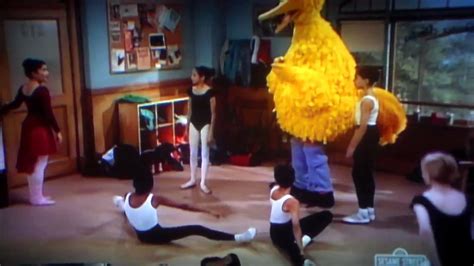 Sesame Street 3721 Big Bird Wants To Be A Dancer Video Dailymotion