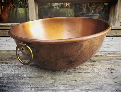 Vintage 10 Round Solid Copper Bowl With Brass Handle French Style