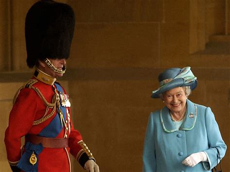 Prince Philip And The Queen What Is The Story Behind The Giggling Photograph The Independent