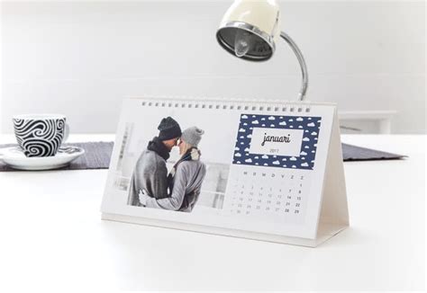 Personalised Desk Calendars Make Your Own With Photos Smartphoto Uk