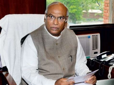 Congress leader Mallikarjun Kharge appointed PAC chairperson | National ...