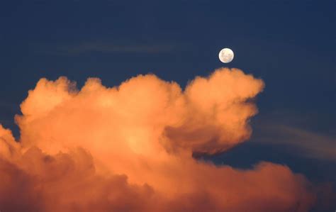 Moon Sunset Wallpapers Top Free Moon Sunset Backgrounds Wallpaperaccess