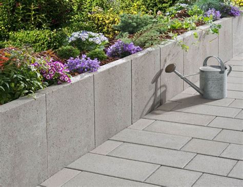 Finden sie ihr gartenzaun problemlos unter den 547 artikeln der größten marken (dirickx groupe, betafence, horizal,.) auf archiexpo, der website der spezialisten aus architektur und design für ihren professionellen einkauf. Mauer L-Steine in grau | Steinmauer garten, L stein ...