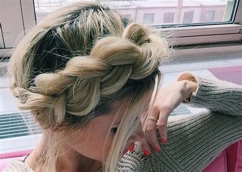 7 Easy Prom Hairstyles You Can Diy At Home Before The Big Dance