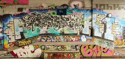 Hd Wallpaper Blue White And Green Graffiti Art Skateboard
